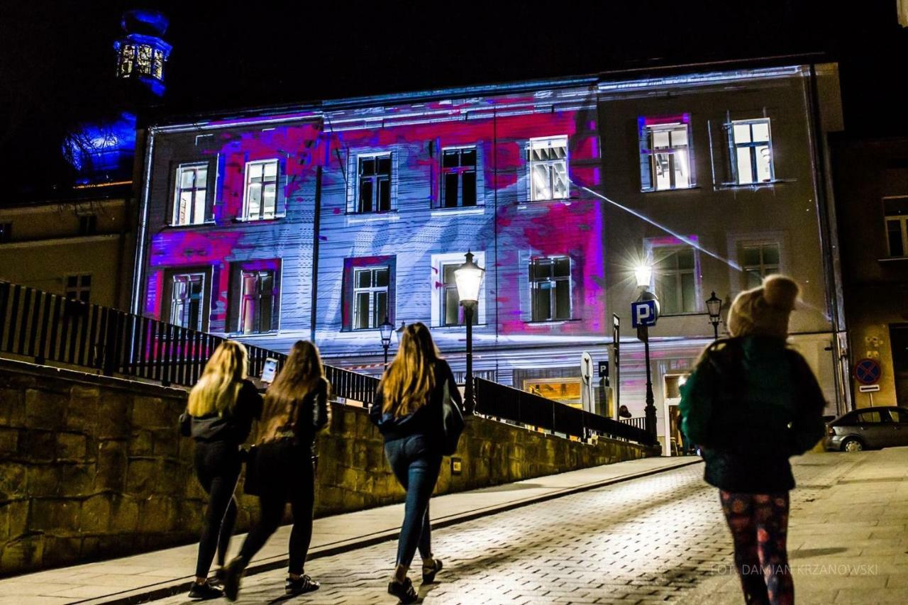 Artrooms Pokoje Goscinne Krosno Bagian luar foto